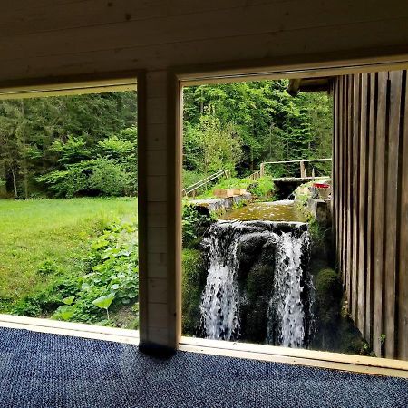 Villa Wooden House With A Waterfall "Stipanov Mlin" à Plitvička Jezera Extérieur photo