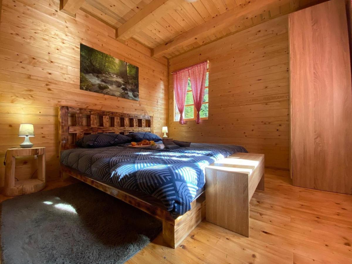 Villa Wooden House With A Waterfall "Stipanov Mlin" à Plitvička Jezera Extérieur photo