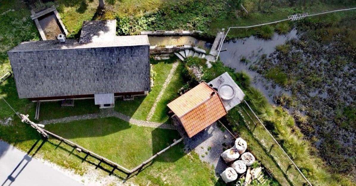 Villa Wooden House With A Waterfall "Stipanov Mlin" à Plitvička Jezera Extérieur photo
