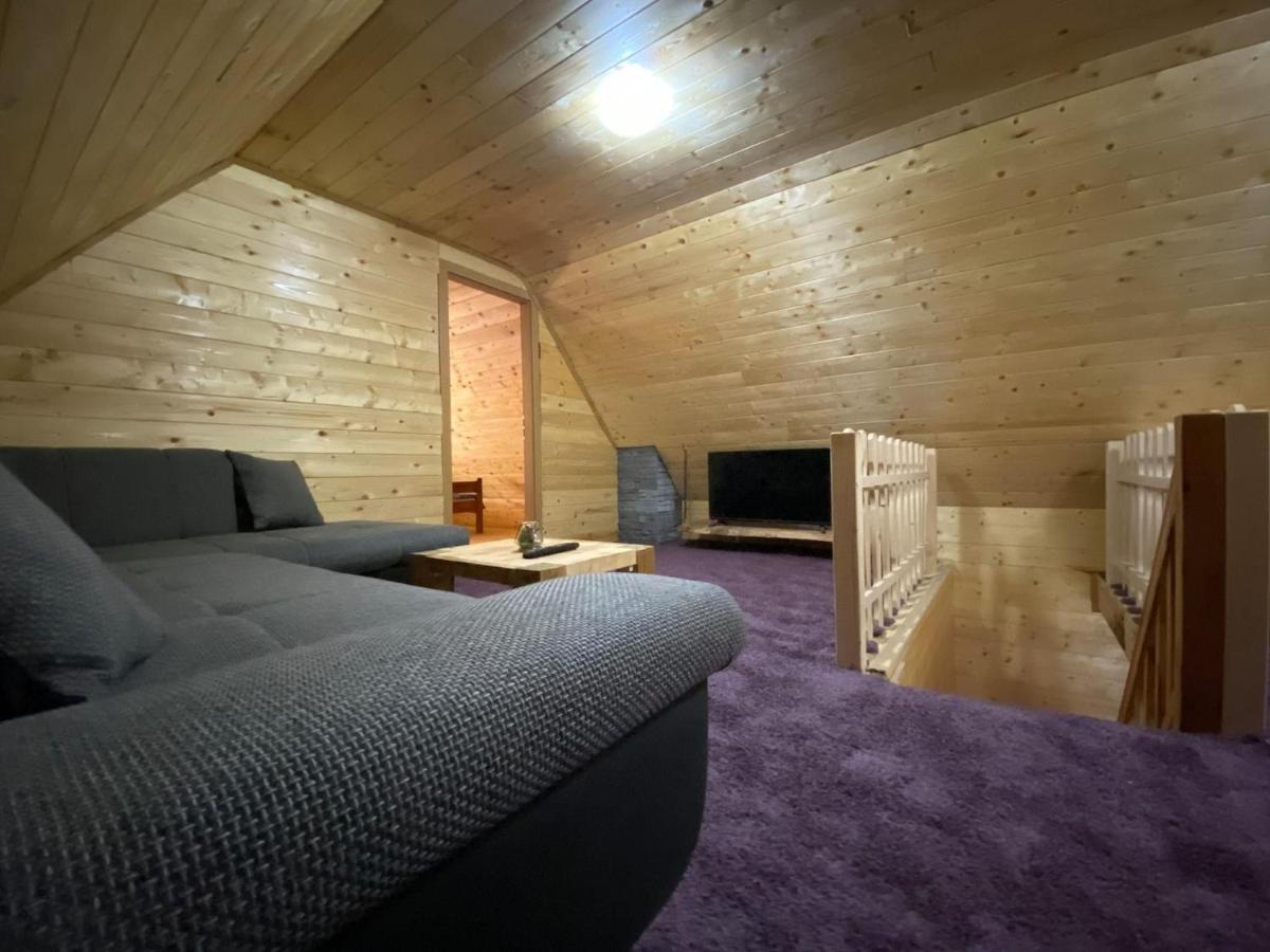 Villa Wooden House With A Waterfall "Stipanov Mlin" à Plitvička Jezera Extérieur photo